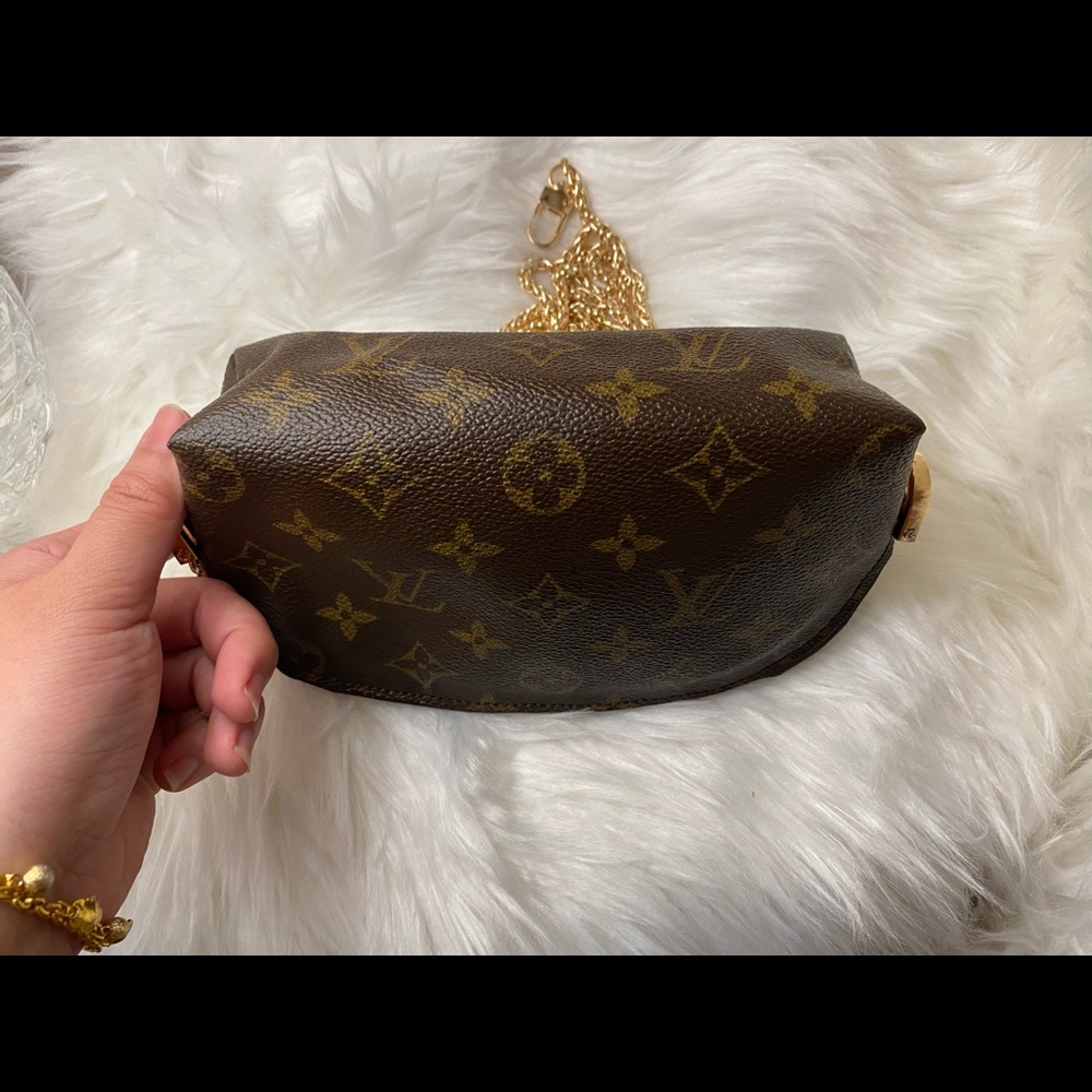 ❌SOLD❌ Louis Vuitton Cosmetic pouch - Picture 10 of 13